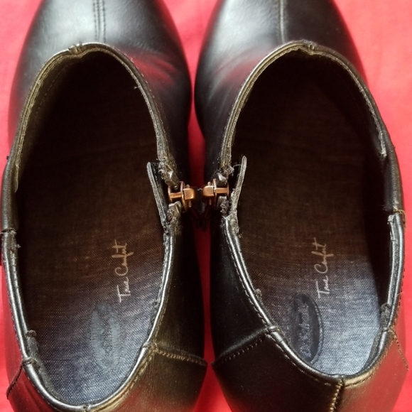 Dr. Scholls bootie wedges. - Picture 4 of 8